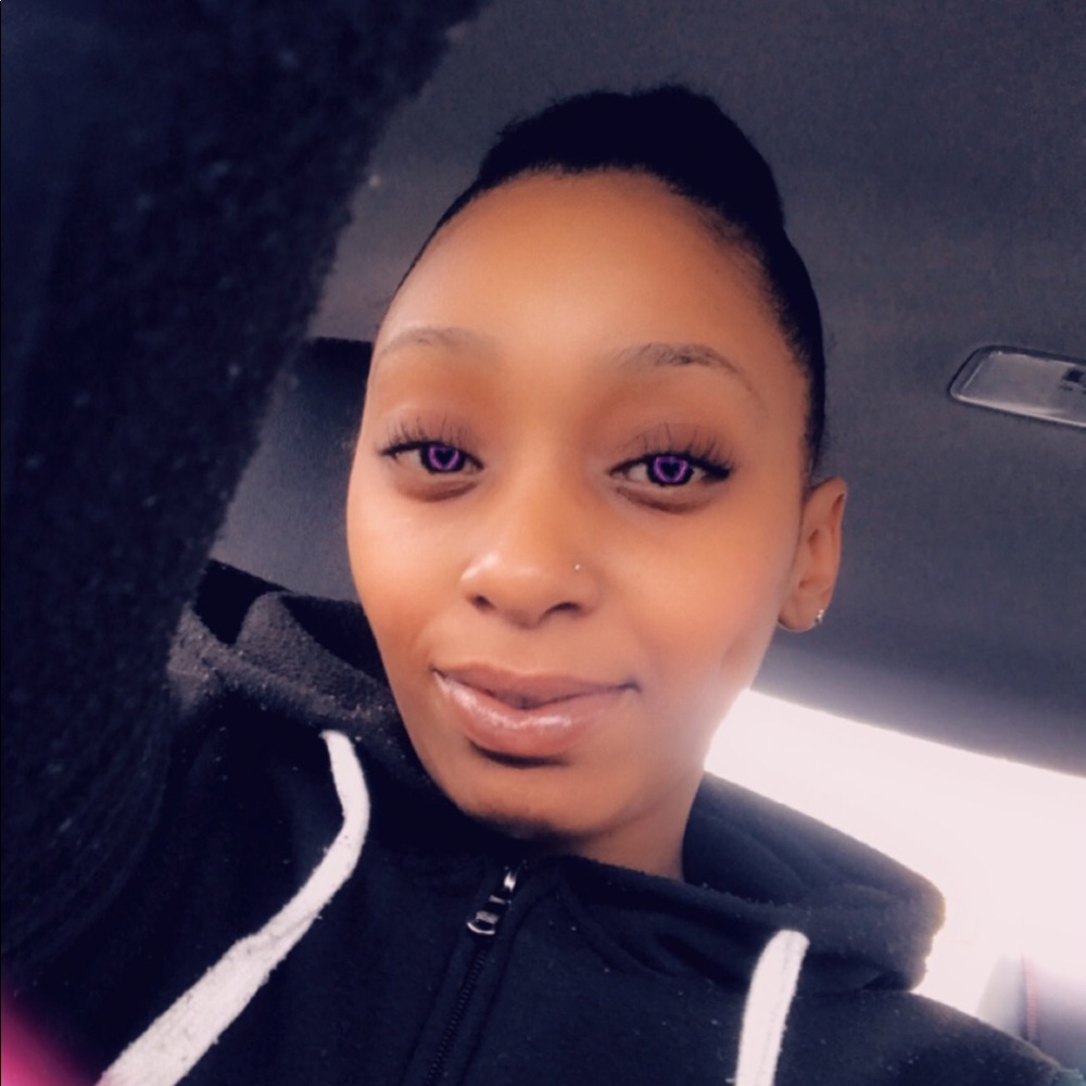 Meet your Posher, Kassandra